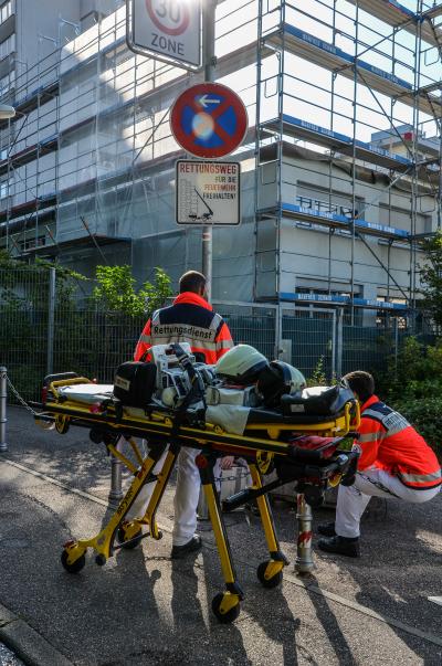 Esslingen: Dehnfugenbrand im Krankenhaus loest Grosseinsatz aus